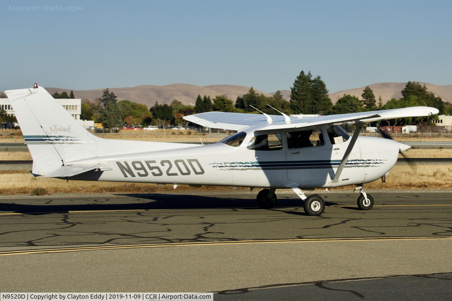 N9520D, 1998 Cessna 172R C/N 17280385, Buchanan Field Concord Airport California 2019.