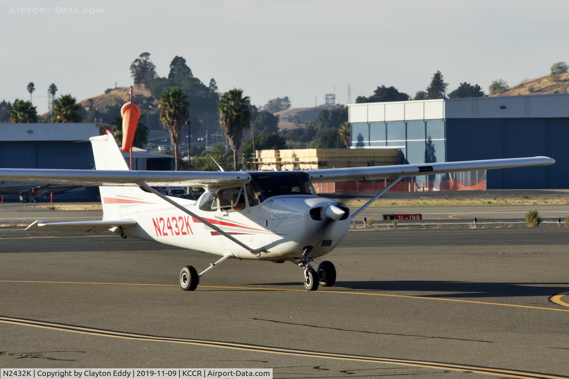 N2432K, 2000 Cessna 172R C/N 17280870, Buchanan Field Concord Airport California 2019