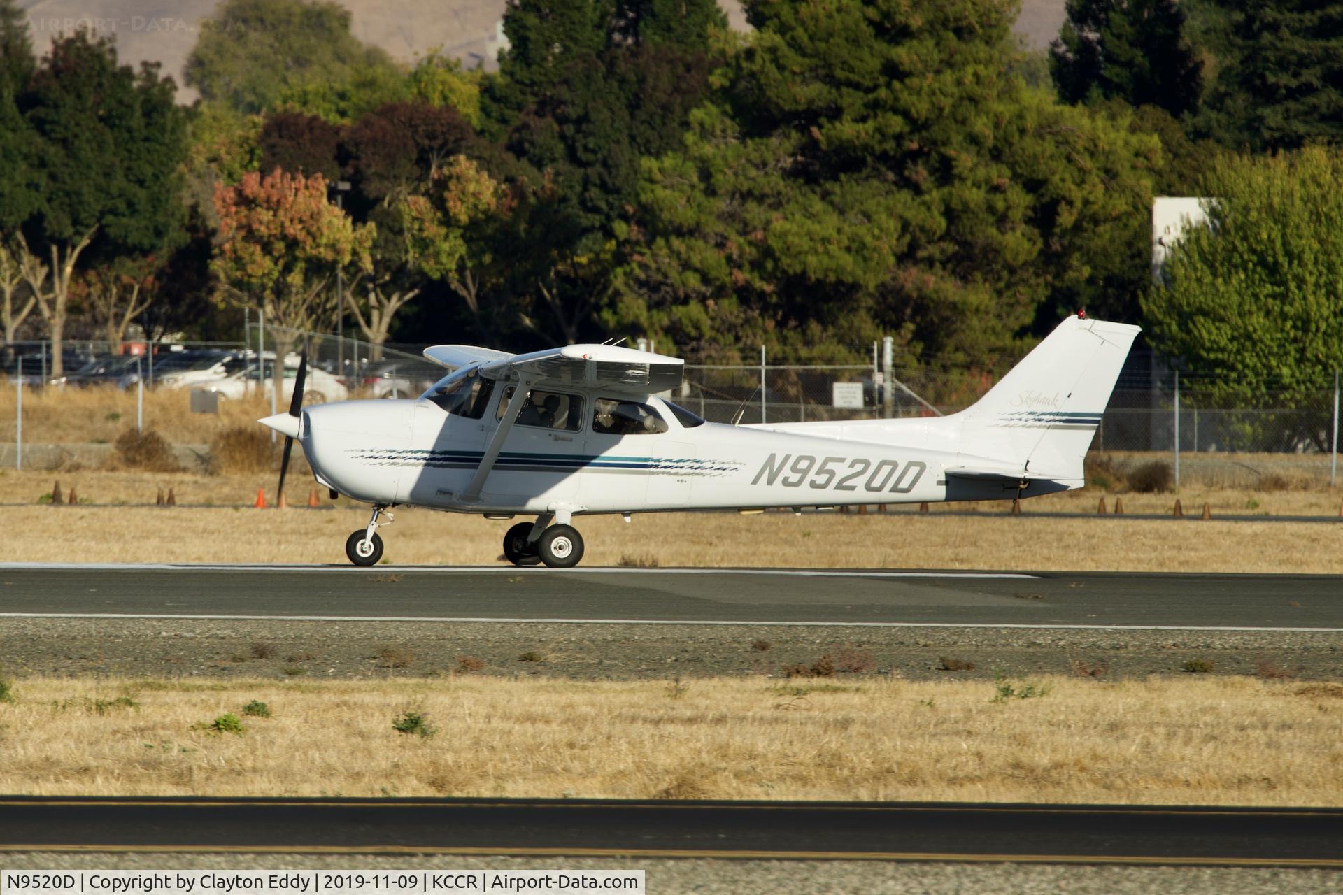 N9520D, 1998 Cessna 172R C/N 17280385, Buchanan Field Concord Airport California 2019.