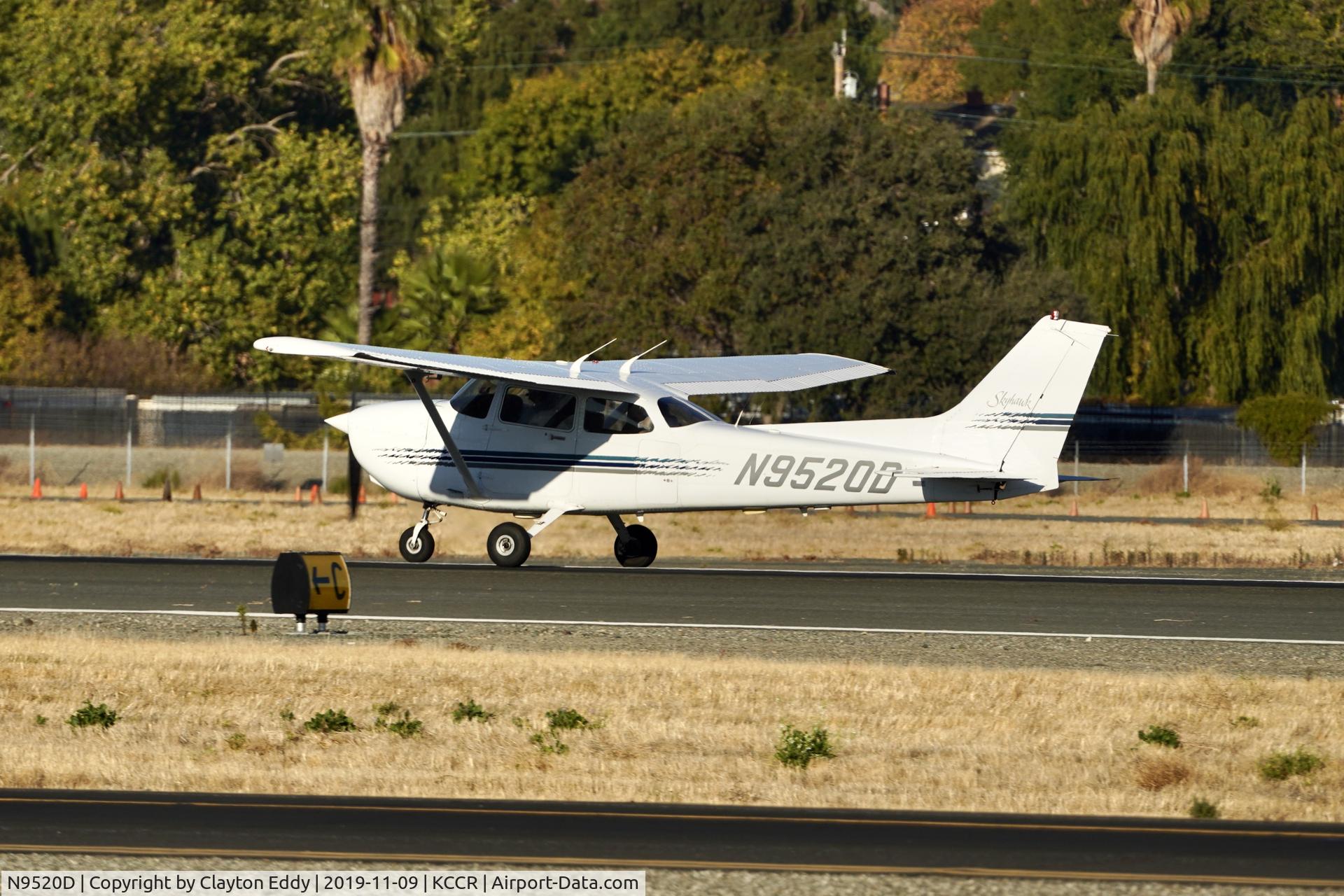 N9520D, 1998 Cessna 172R C/N 17280385, Buchanan Field Concord Airport California 2019.