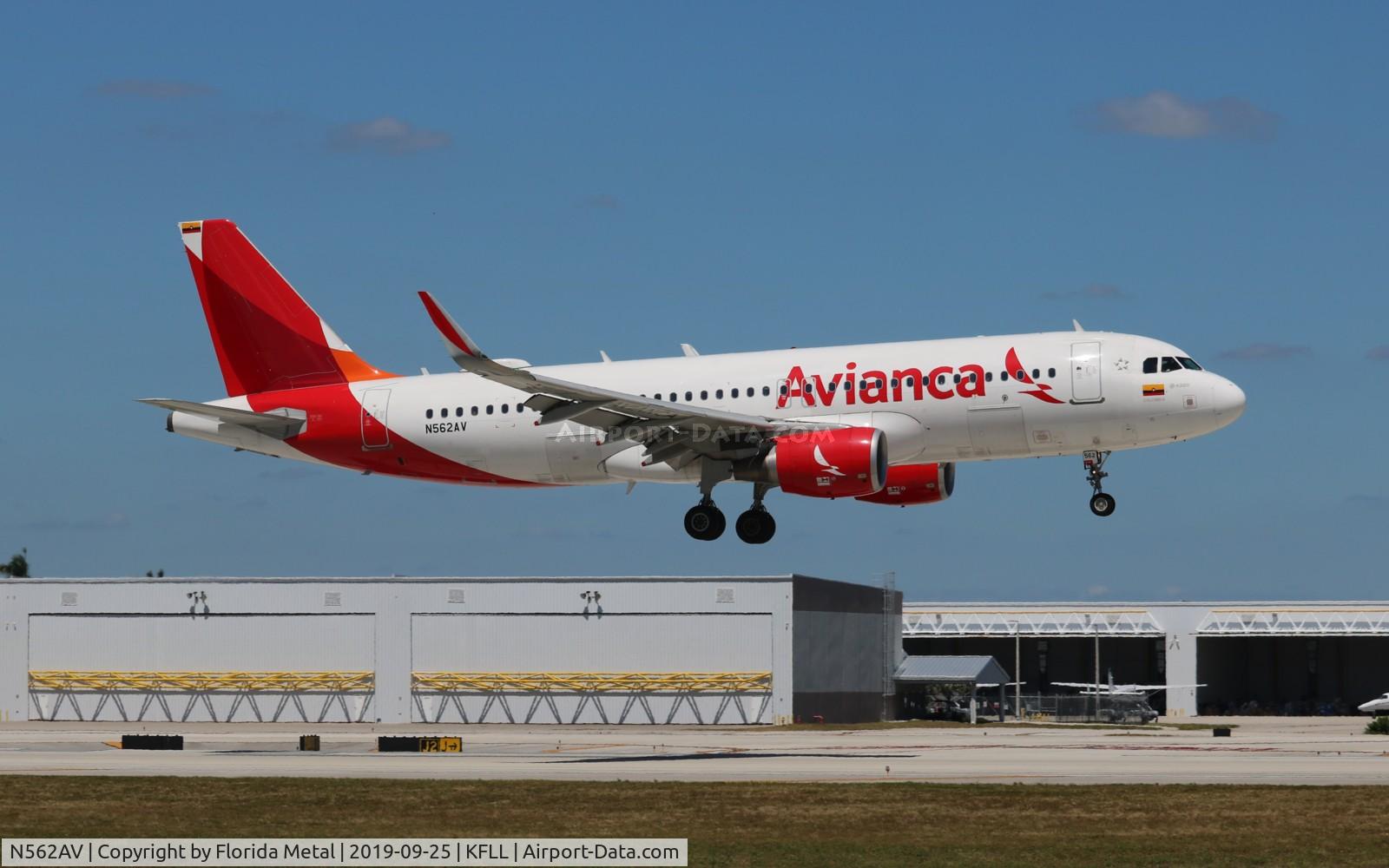 N562AV, 2013 Airbus A320-214 C/N 5622, Avianca