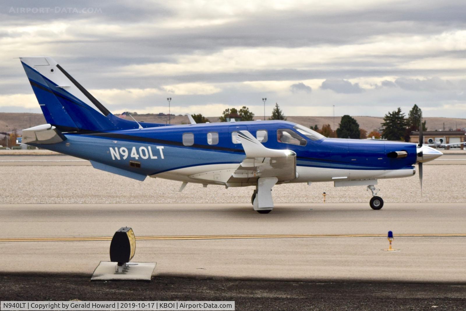 N940LT, 2019 Daher-Socata TBM-700 C/N 1269, Taxiing on Alpha.