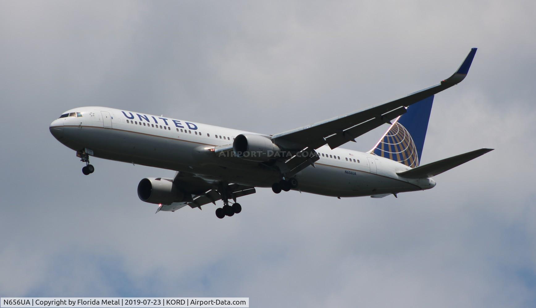 N656UA, 1992 Boeing 767-322 C/N 25394, United