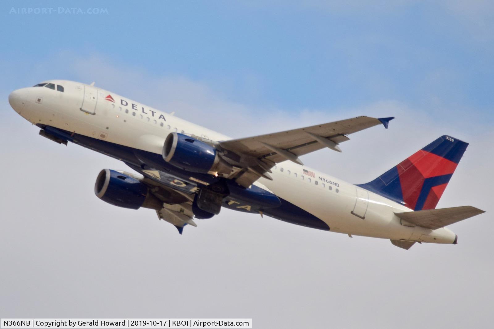 N366NB, 2003 Airbus A319-114 C/N 2026, Climb out from 28R.
