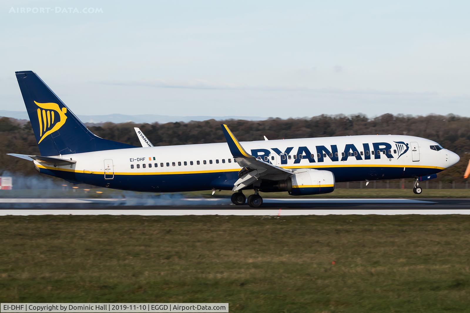 EI-DHF, 2005 Boeing 737-8AS C/N 33575, Landing RWY 09