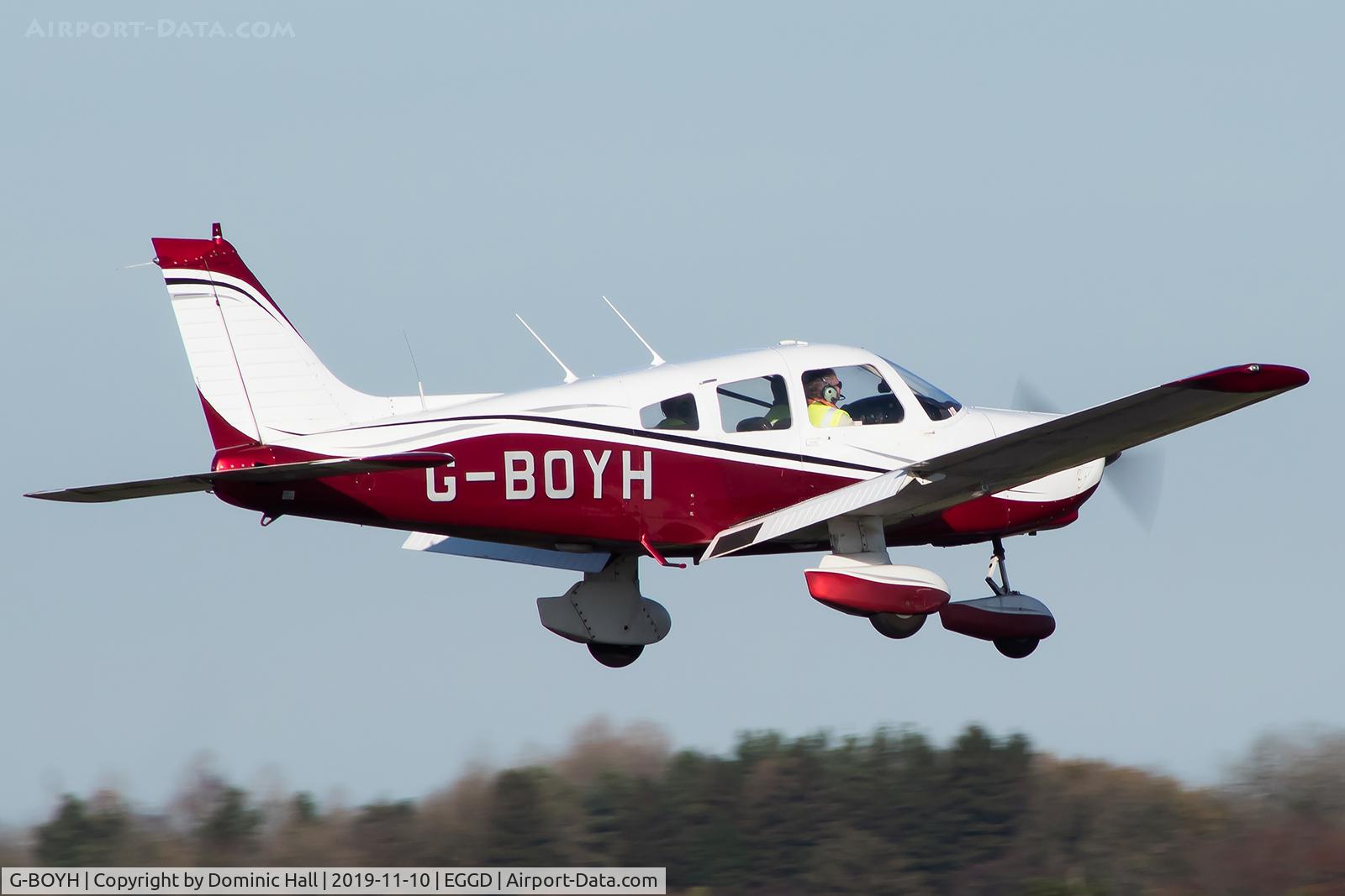 G-BOYH, 1977 Piper PA-28-151 Cherokee Warrior C/N 28-7715290, Landing RWY 09