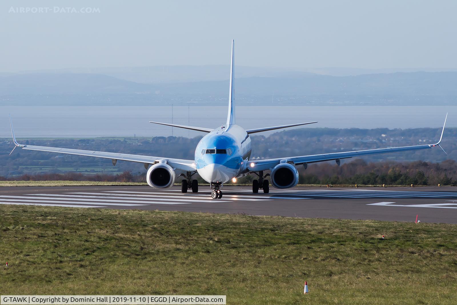 G-TAWK, 2012 Boeing 737-8K5 C/N 37239, Departing RWY 09