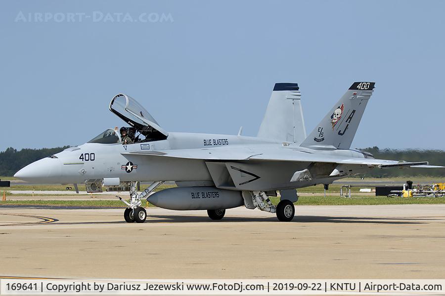 169641, Boeing F/A-18E Super Hornet C/N E303, F/A-18E Super Hornet 169641 AJ-400 from VFA-34 