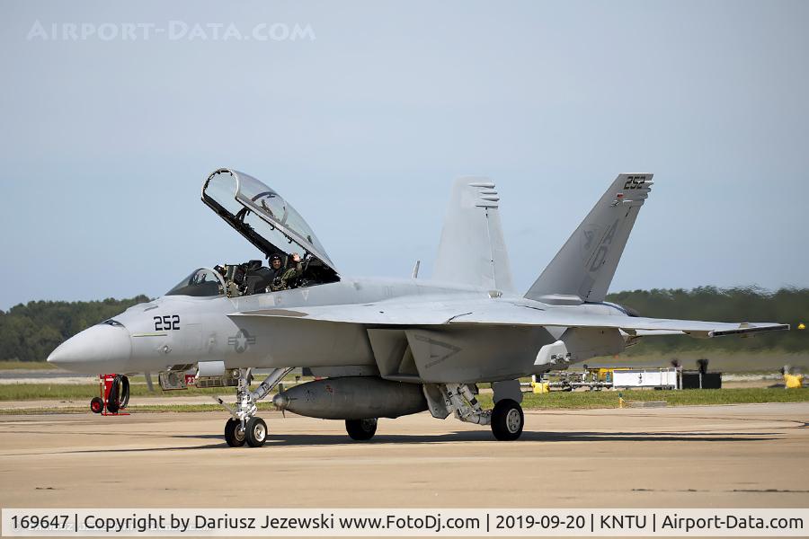 169647, Boeing F/A-18F Super Hornet C/N F277, F/A-18F Super Hornet 169647 AD-252 from VFA-106 
