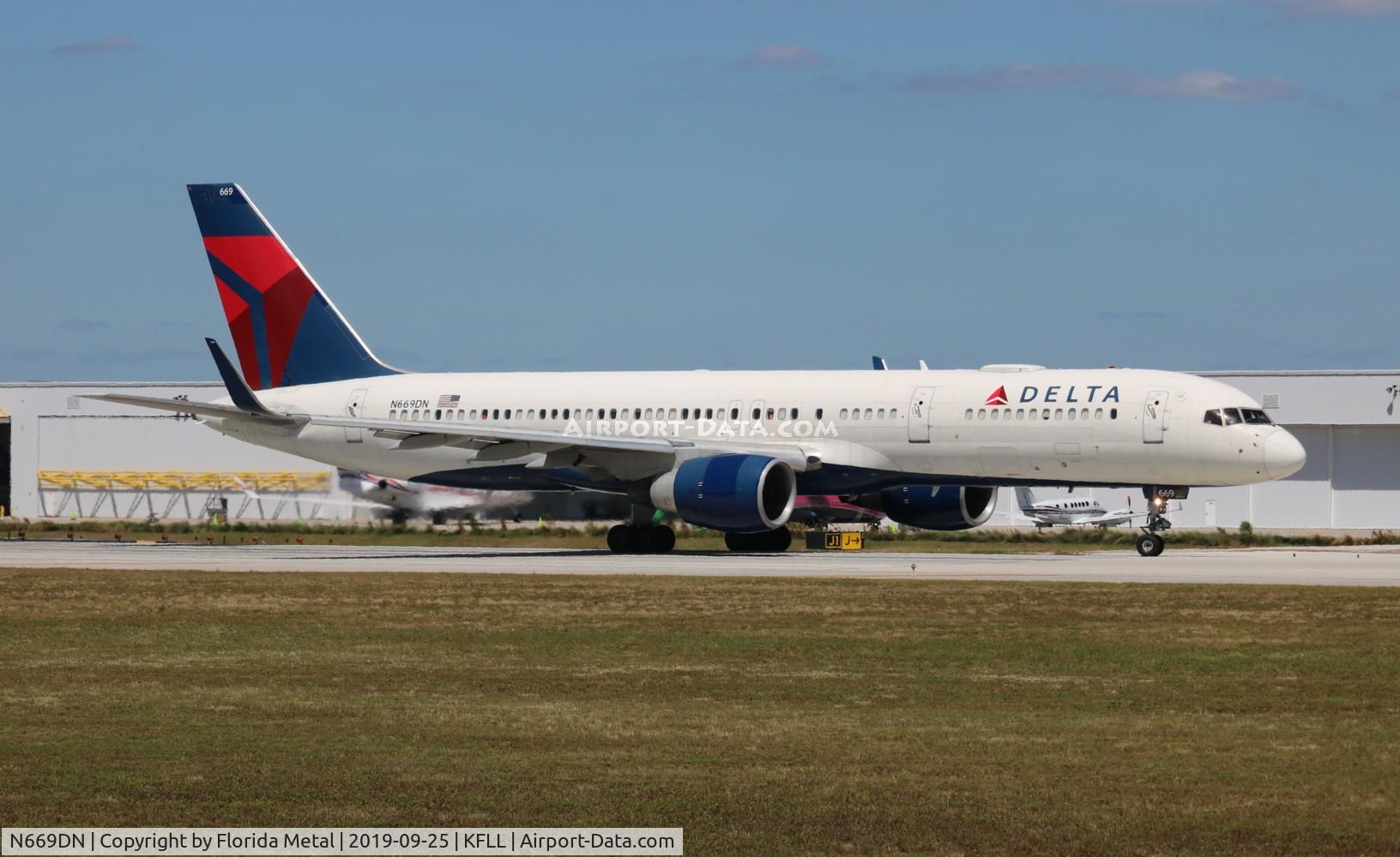 N669DN, 1991 Boeing 757-232 C/N 25142, Delta