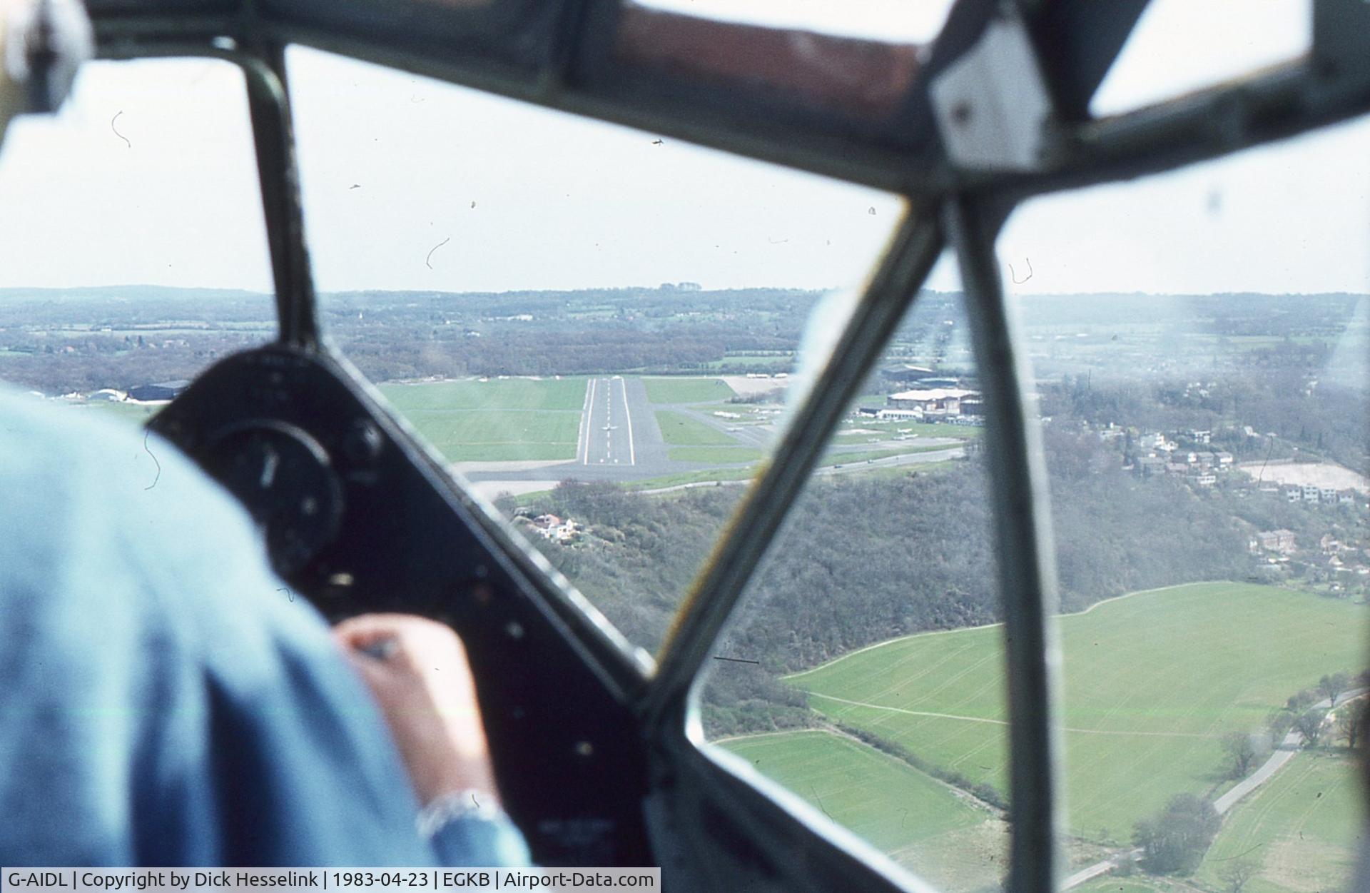 G-AIDL, 1946 De Havilland DH-89A Dominie/Dragon Rapide 6 C/N 6968, Approaching the runway
