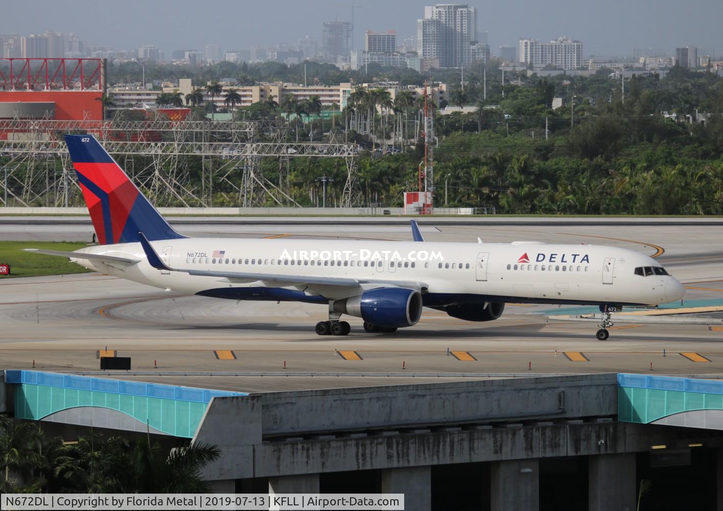N672DL, 1992 Boeing 757-232 C/N 25977, Delta