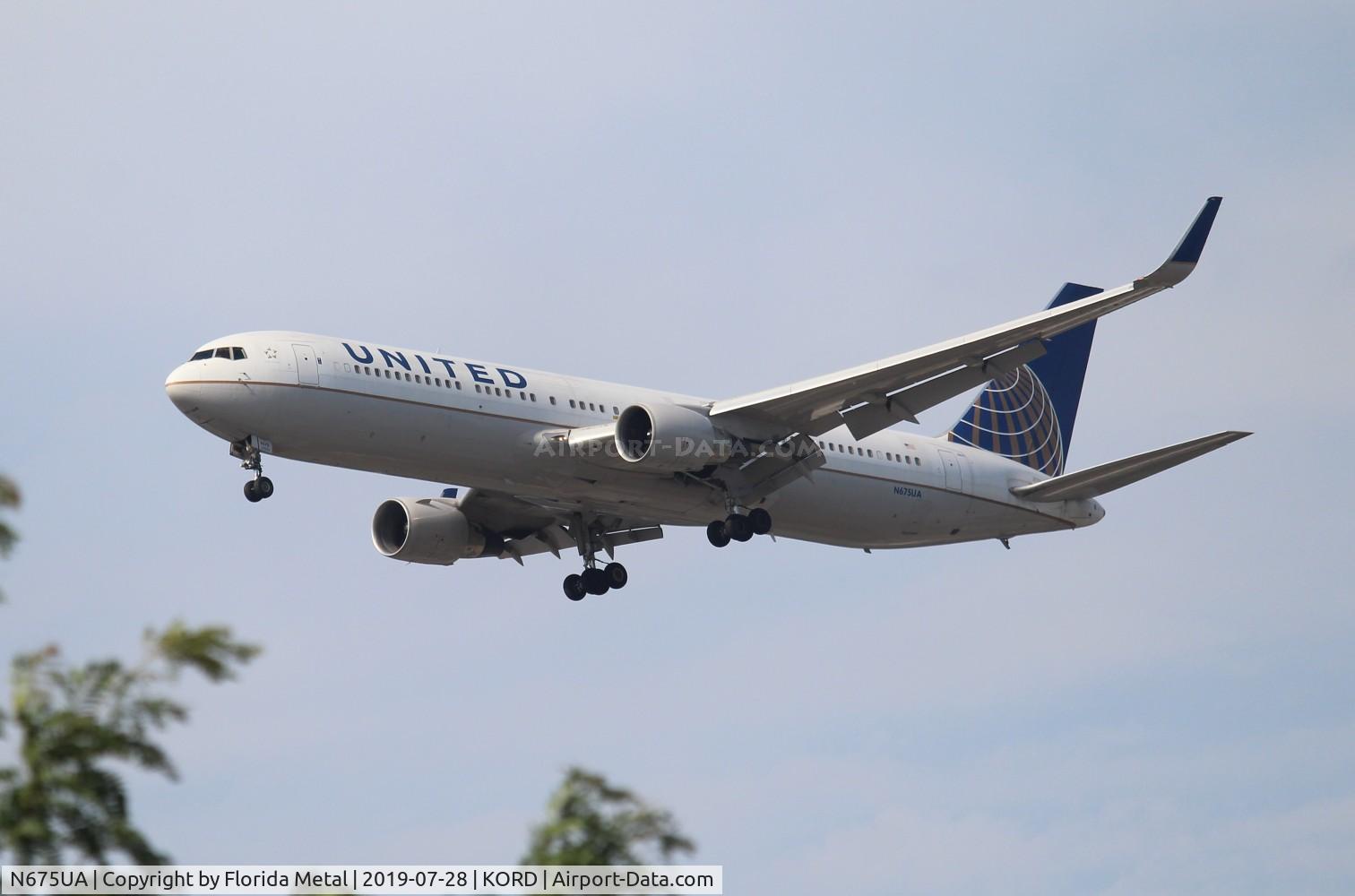 N675UA, 2000 Boeing 767-322 C/N 29243, United