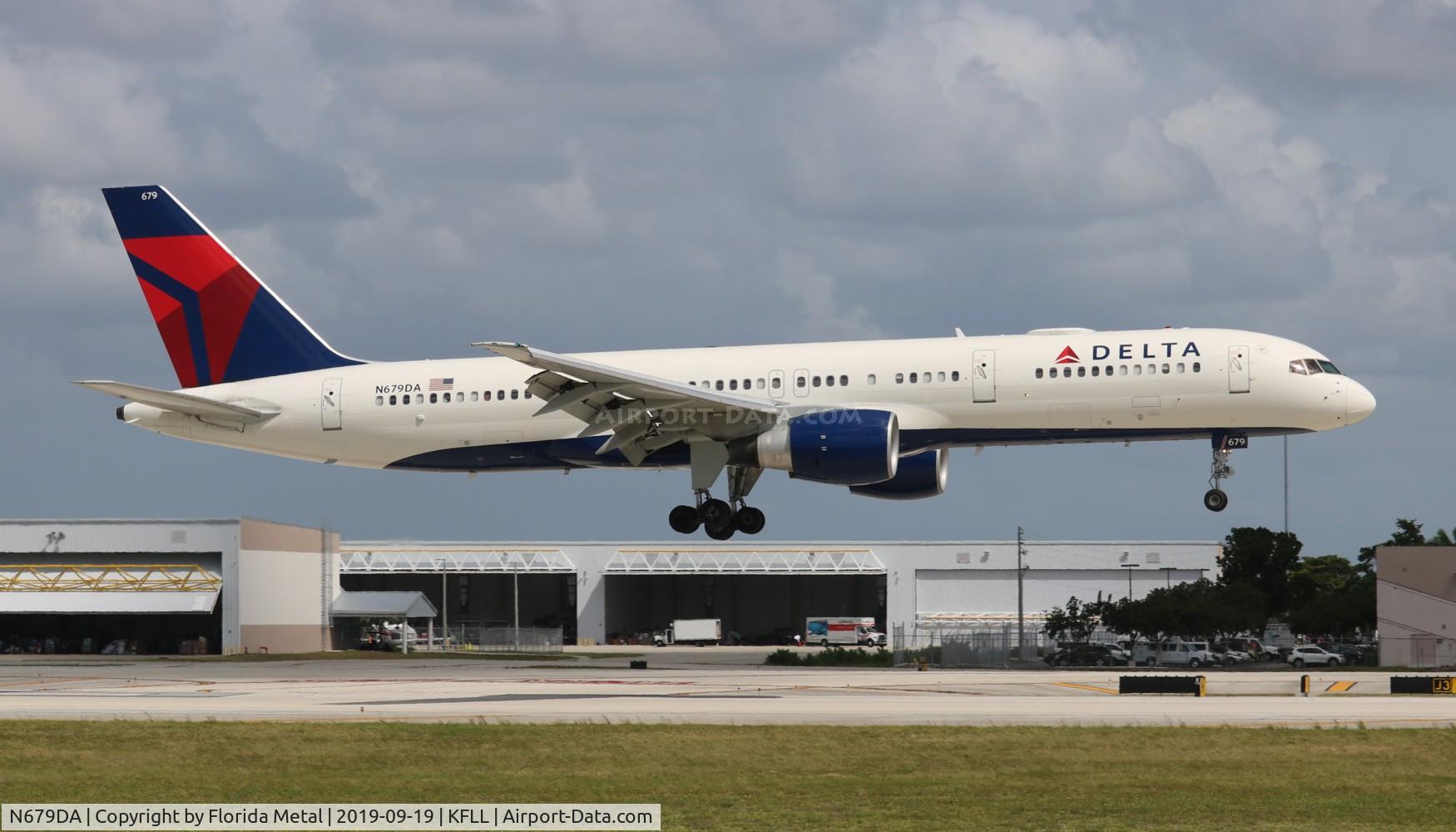 N679DA, 1992 Boeing 757-232 C/N 26955, Delta