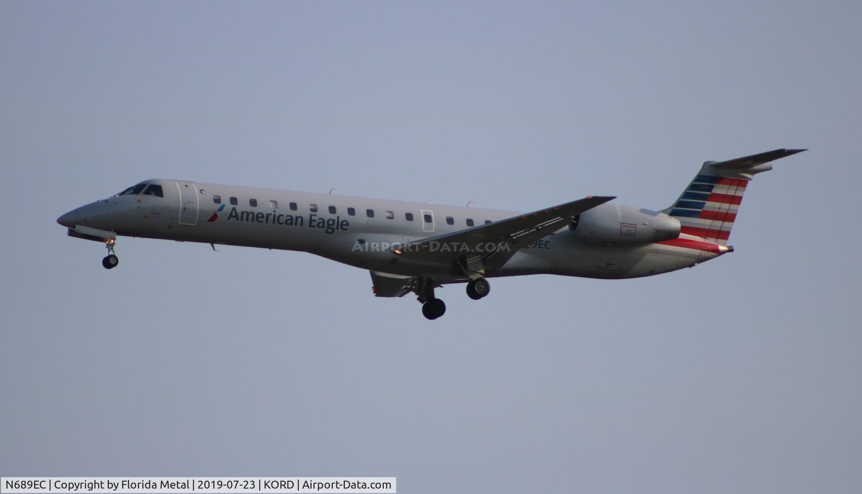 N689EC, 2004 Embraer ERJ-145LR (EMB-145LR) C/N 14500853, American Eagle