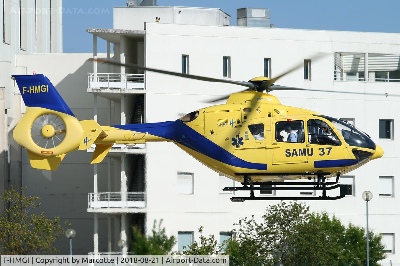 F-HMGI, 2004 Eurocopter EC-135T-2+ C/N 0347, Taking off from Tours-Trousseau hospital 