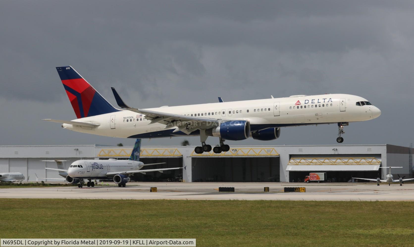 N695DL, 1998 Boeing 757-232 C/N 29727, Delta