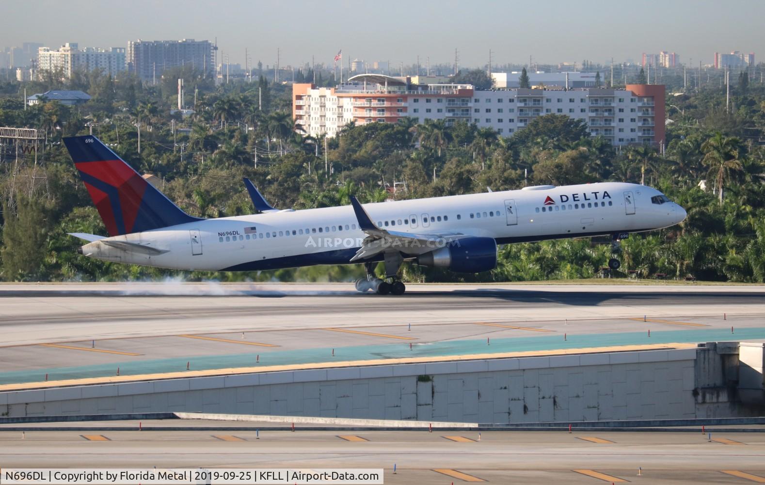 N696DL, 1999 Boeing 757-232 C/N 29728, Delta