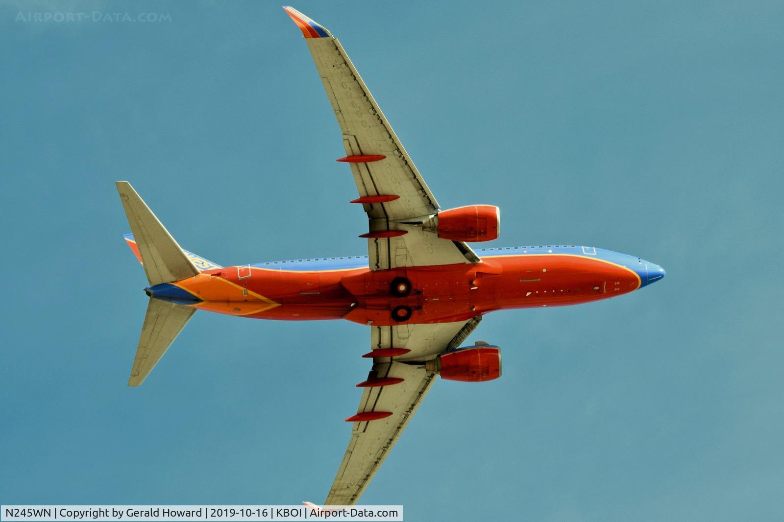 N245WN, 2006 Boeing 737-7H4 C/N 32506, Departing BOI.
