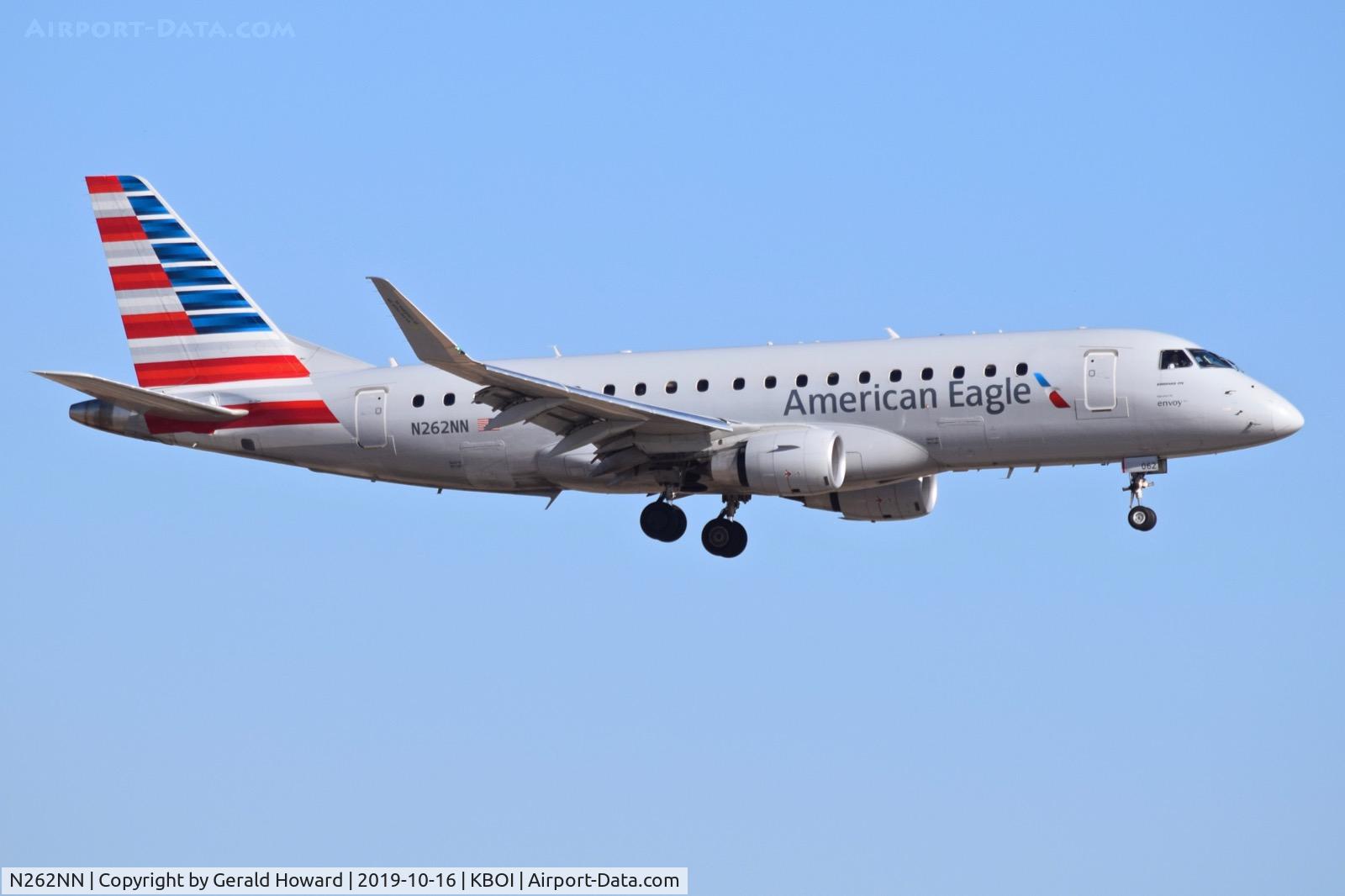 N262NN, 2017 Embraer 175LR (ERJ-170-200LR) C/N 17000701, Landing 10L.