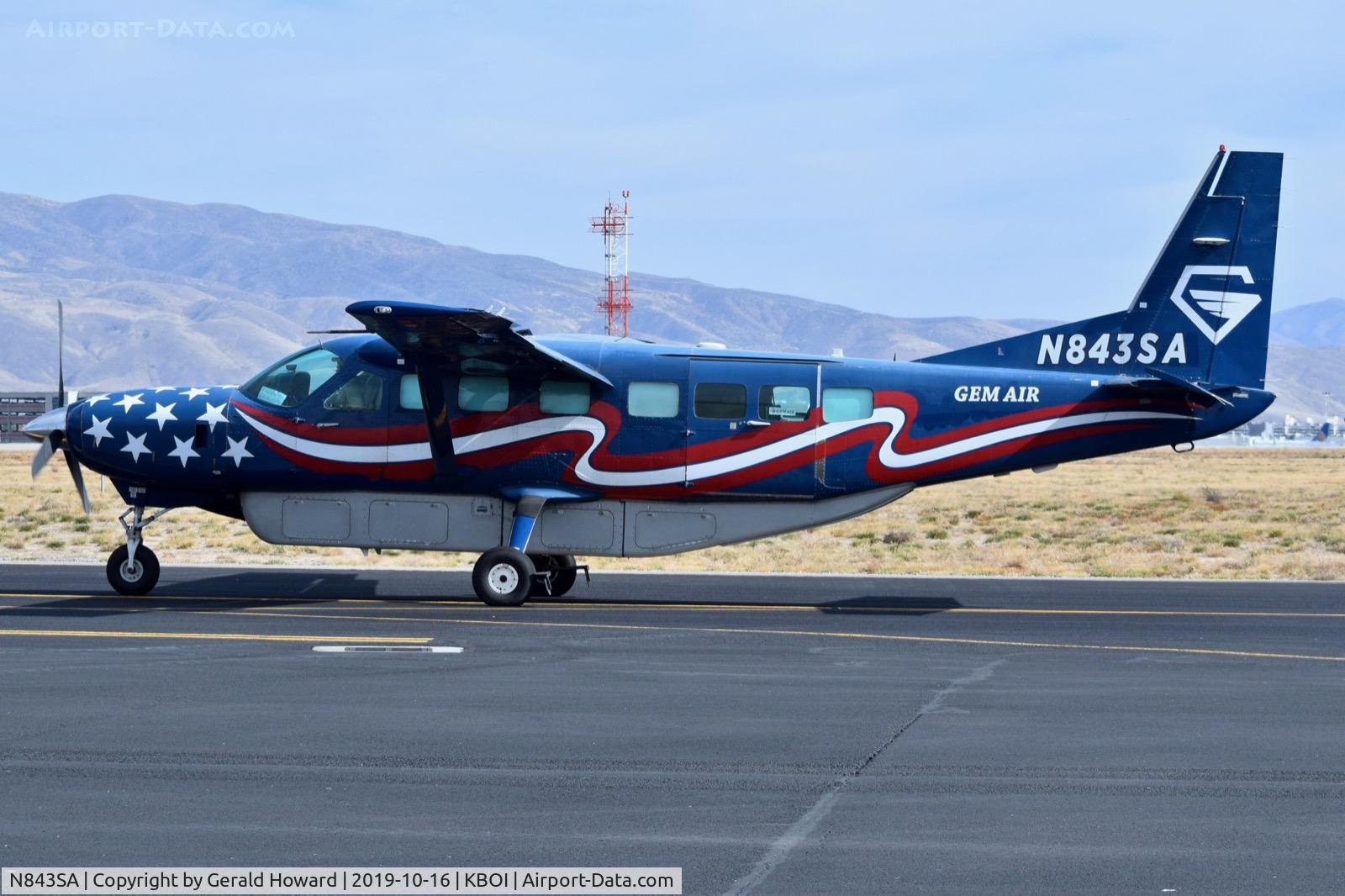 N843SA, 2002 Cessna 208B Grand Caravan C/N 208B0930, Taxiing on Juliet.