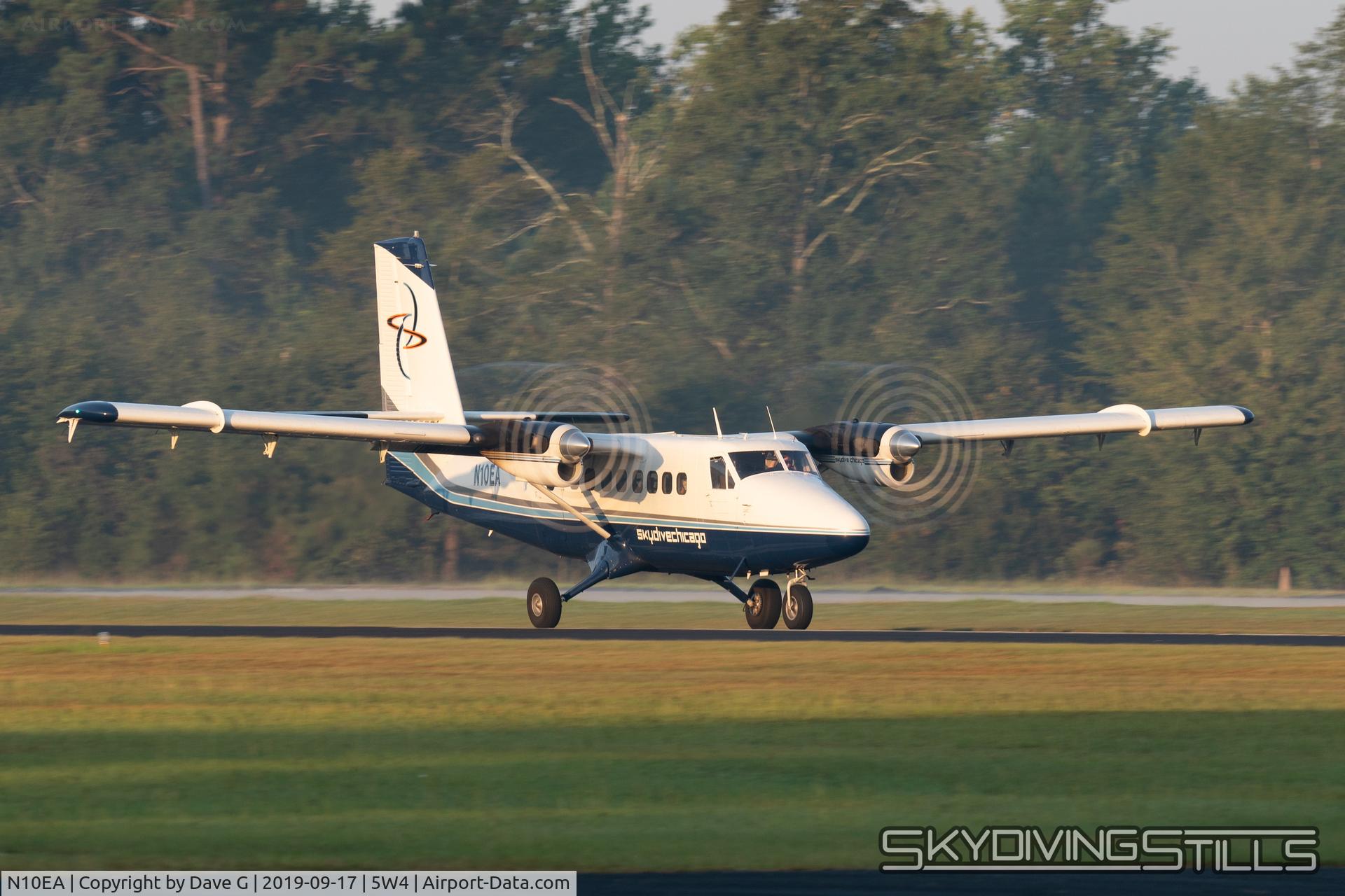 N10EA, 1969 De Havilland Canada DHC-6-200 C/N 199, Departing Skydive Paraclete XP