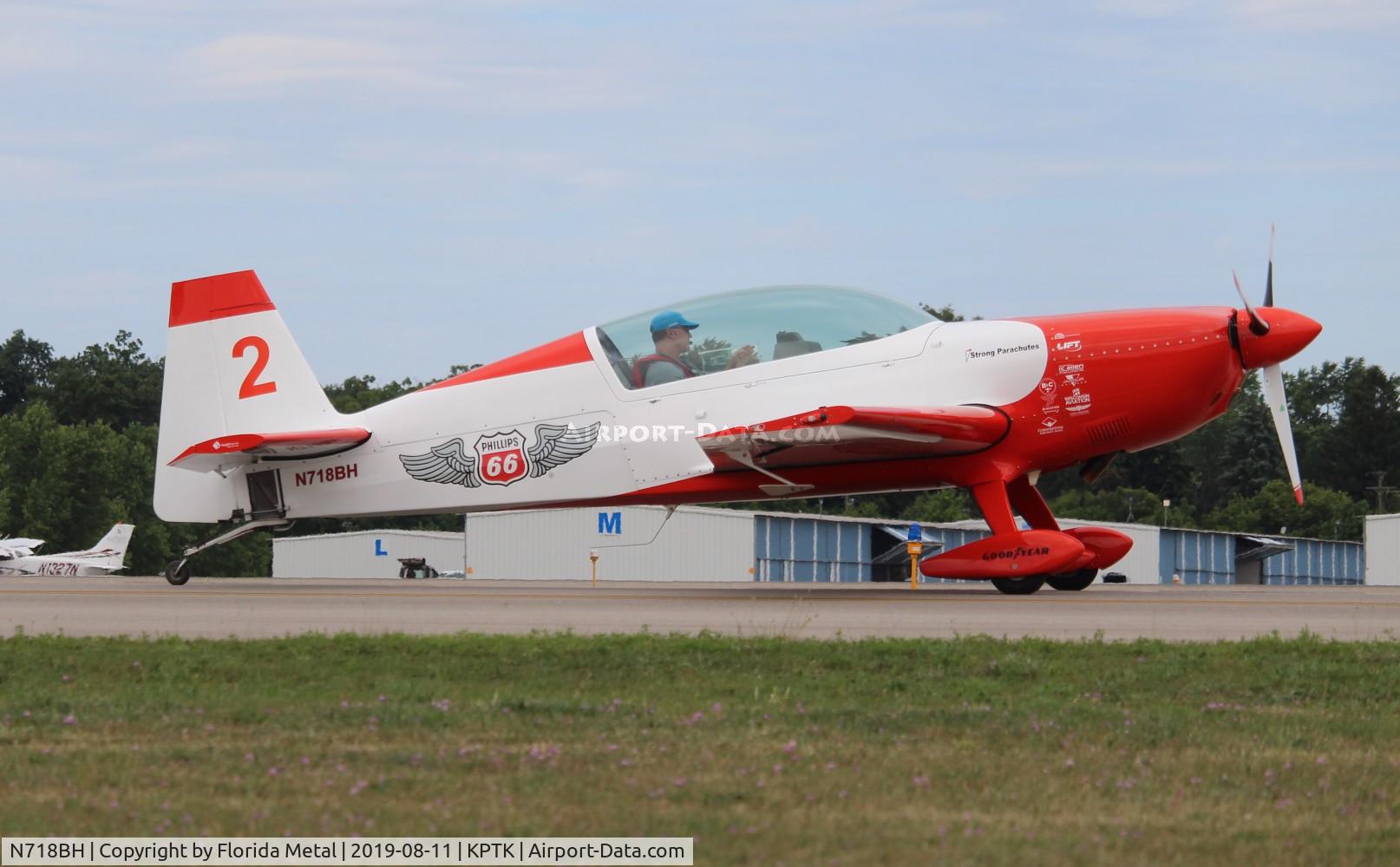 N718BH, 2000 Extra EA-300/L C/N 111, Extra 300