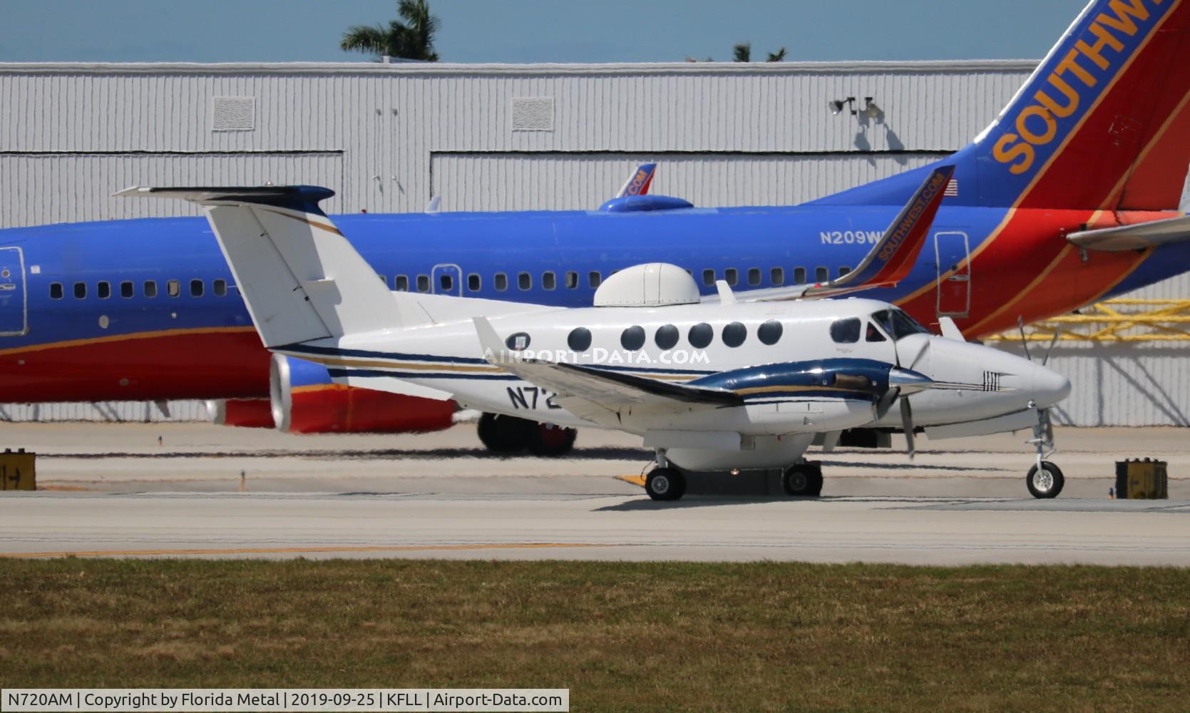 N720AM, 1999 Raytheon B200 C/N BB-1663, Beech 200
