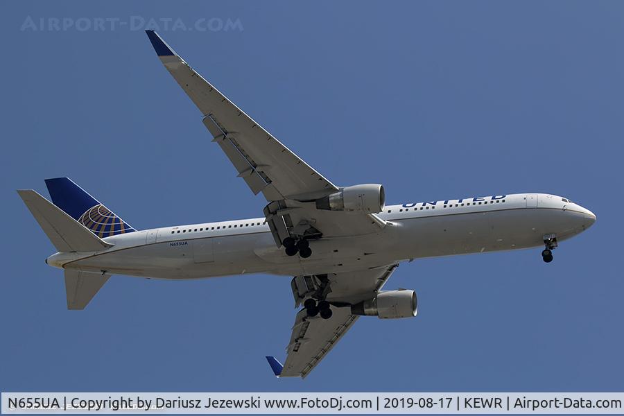 N655UA, 1992 Boeing 767-322/ER C/N 25393, Boeing 767-322/ER - United Airlines  C/N 25393, N655UA