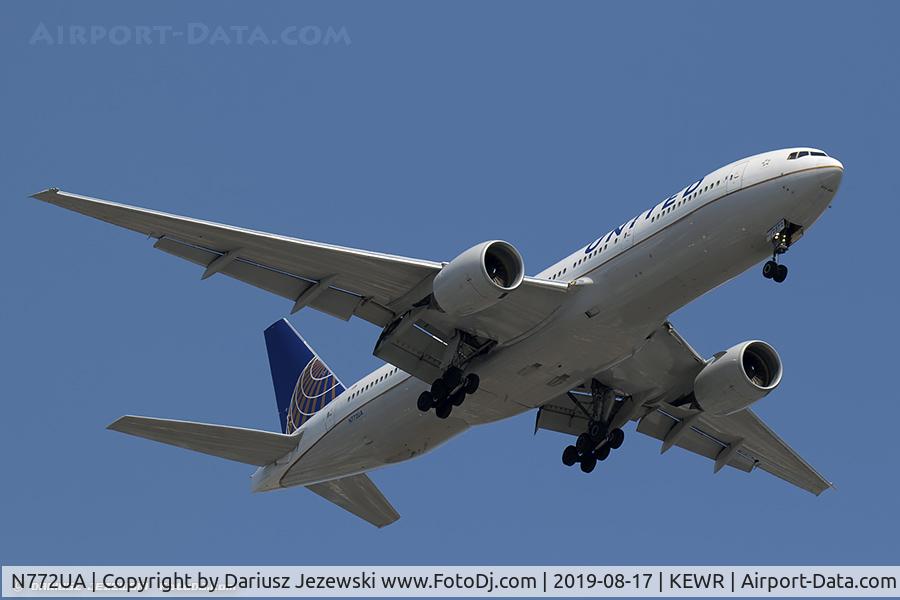 N772UA, 1995 Boeing 777-222 C/N 26930, Boeing 777-222 - United Airlines  C/N 26930, N772UA
