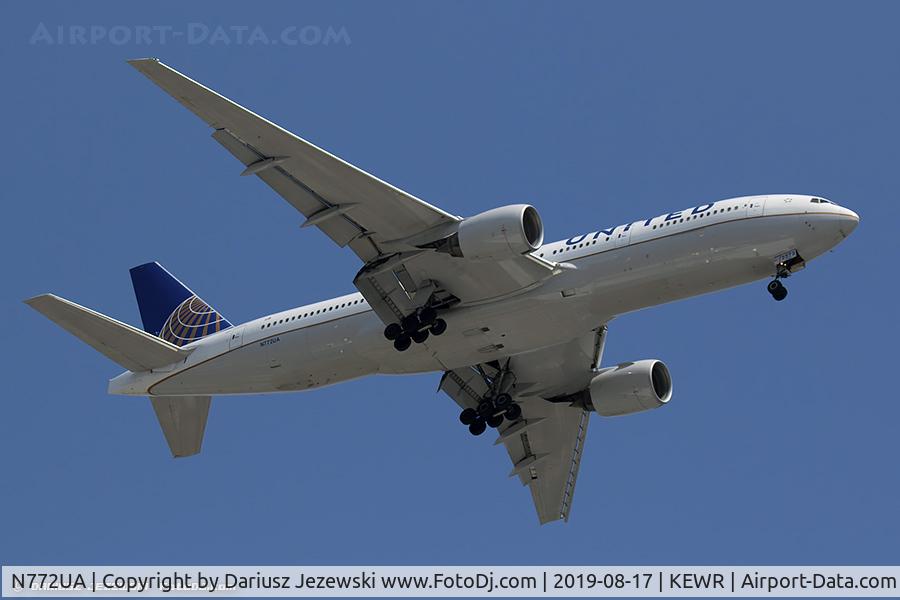 N772UA, 1995 Boeing 777-222 C/N 26930, Boeing 777-222 - United Airlines  C/N 26930, N772UA