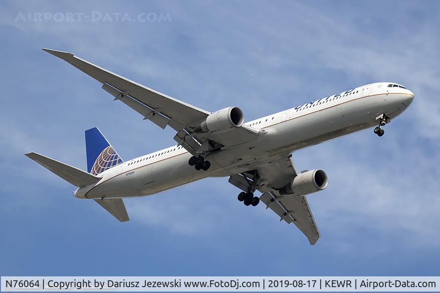 N76064, 2002 Boeing 767-424/ER C/N 29459, Boeing 767-424/ER - United Airlines  C/N 29459, N76064