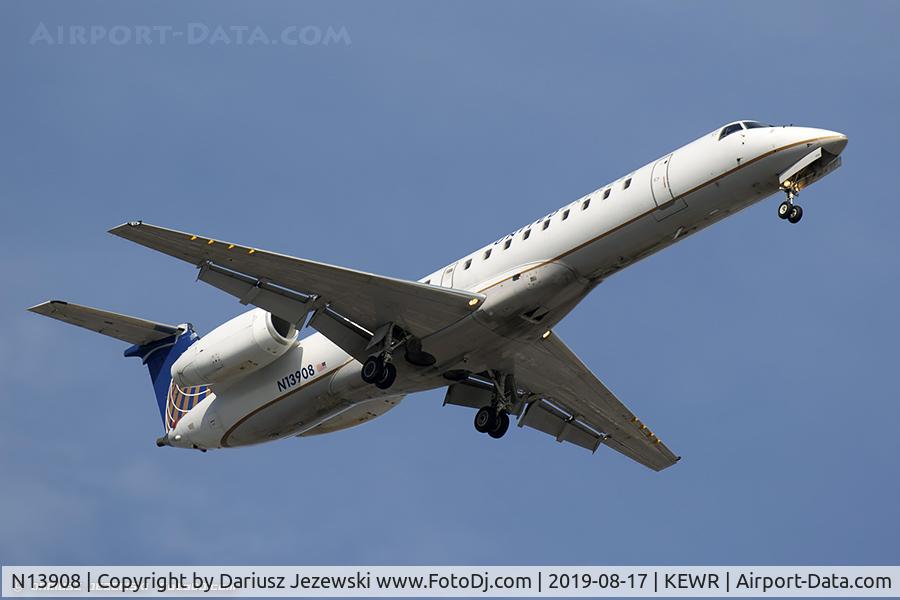 N13908, 2001 Embraer ERJ-145LR (EMB-145LR) C/N 145465, Embraer ERJ-145LR (EMB-145LR) - United Express (ExpressJet Airlines)  C/N 145465, N13908