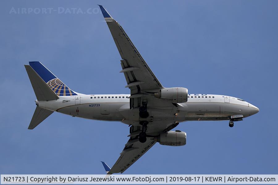 N21723, 1999 Boeing 737-724 C/N 28790, Boeing 737-724 - United Airlines  C/N 28790, N21723