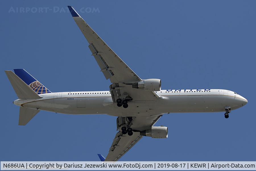 N686UA, 2002 Boeing 767-3CB C/N 33468, Boeing 767-3CB(ER)(WL) - United Airlines  C/N 33468, N686UA