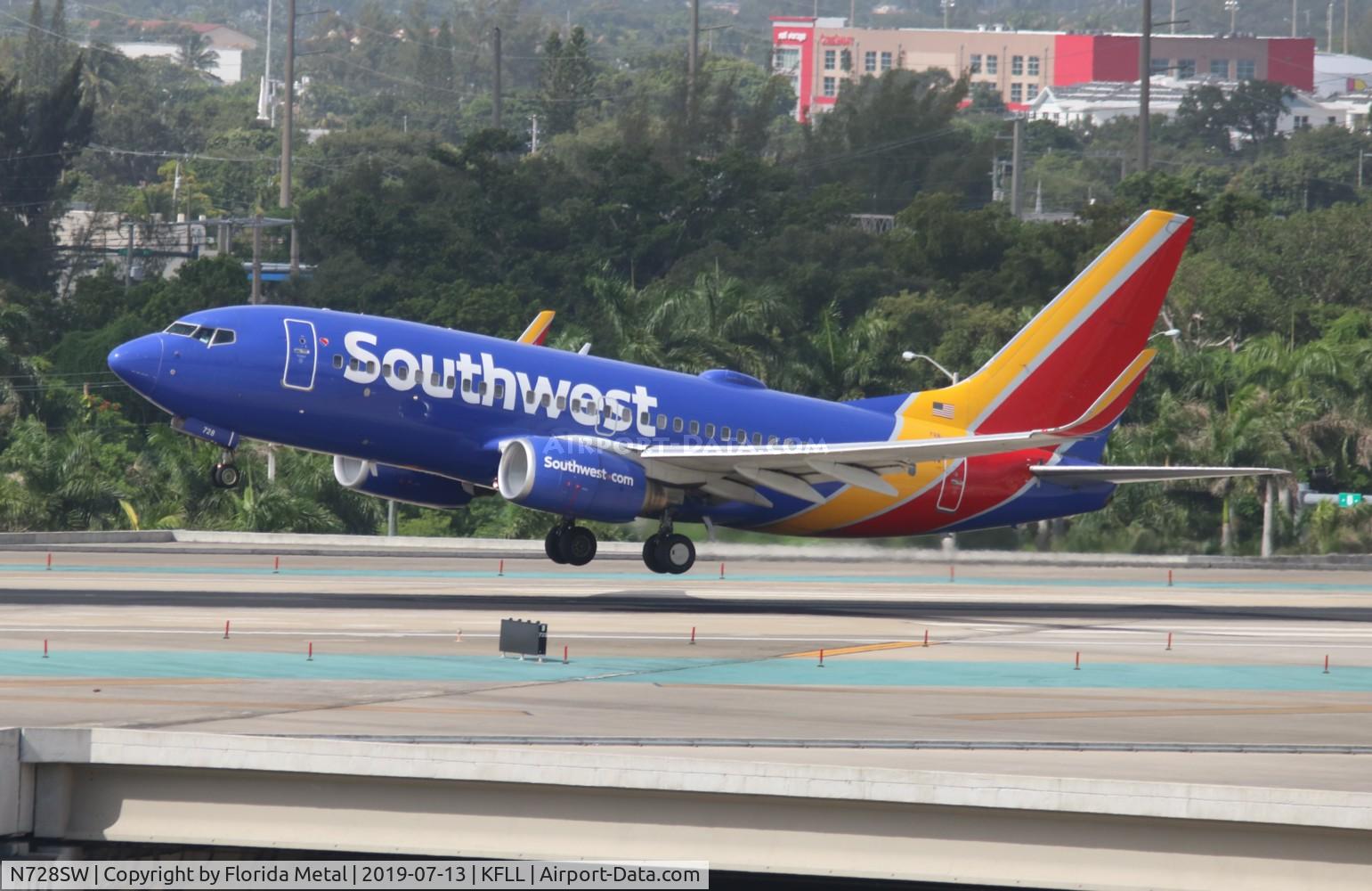 N728SW, 1999 Boeing 737-7H4 C/N 27860, Southwest