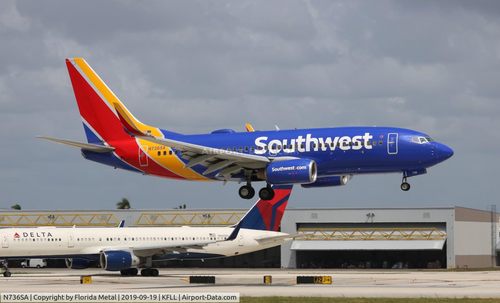 N736SA, 1999 Boeing 737-7H4 C/N 27868, Southwest