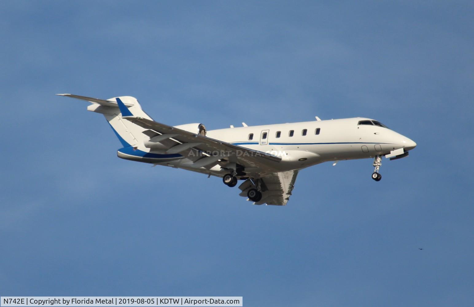 N742E, 2008 Bombardier Challenger 300 (BD-100-1A10) C/N 20231, Challenger 300