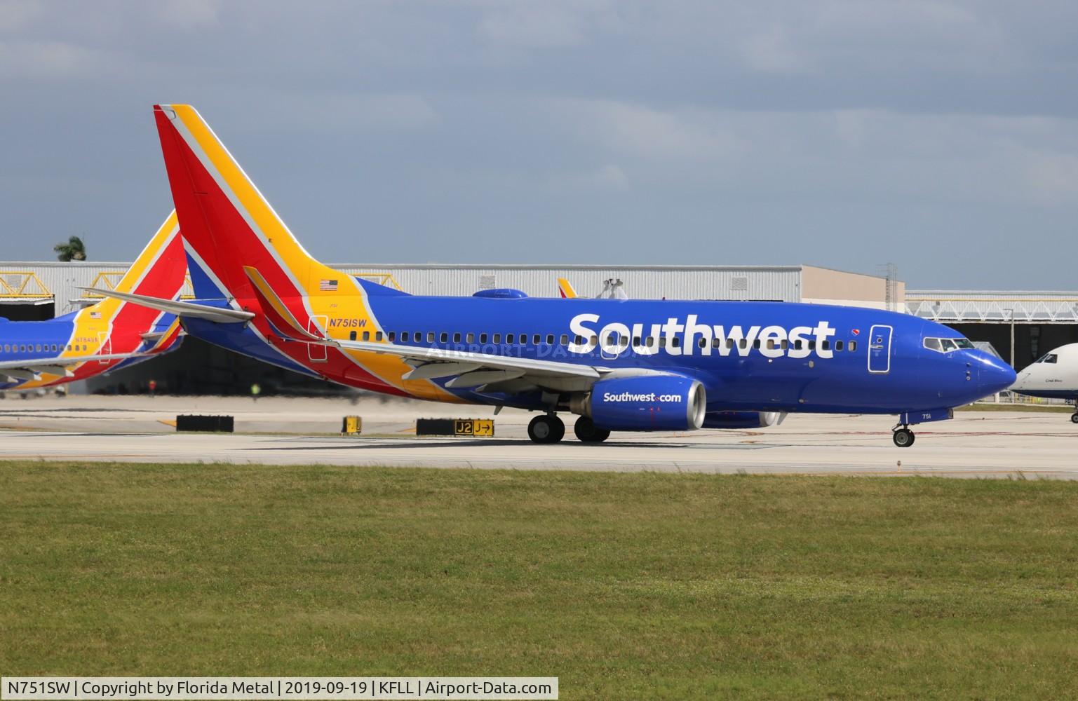 N751SW, 1999 Boeing 737-7H4 C/N 29803, Southwest