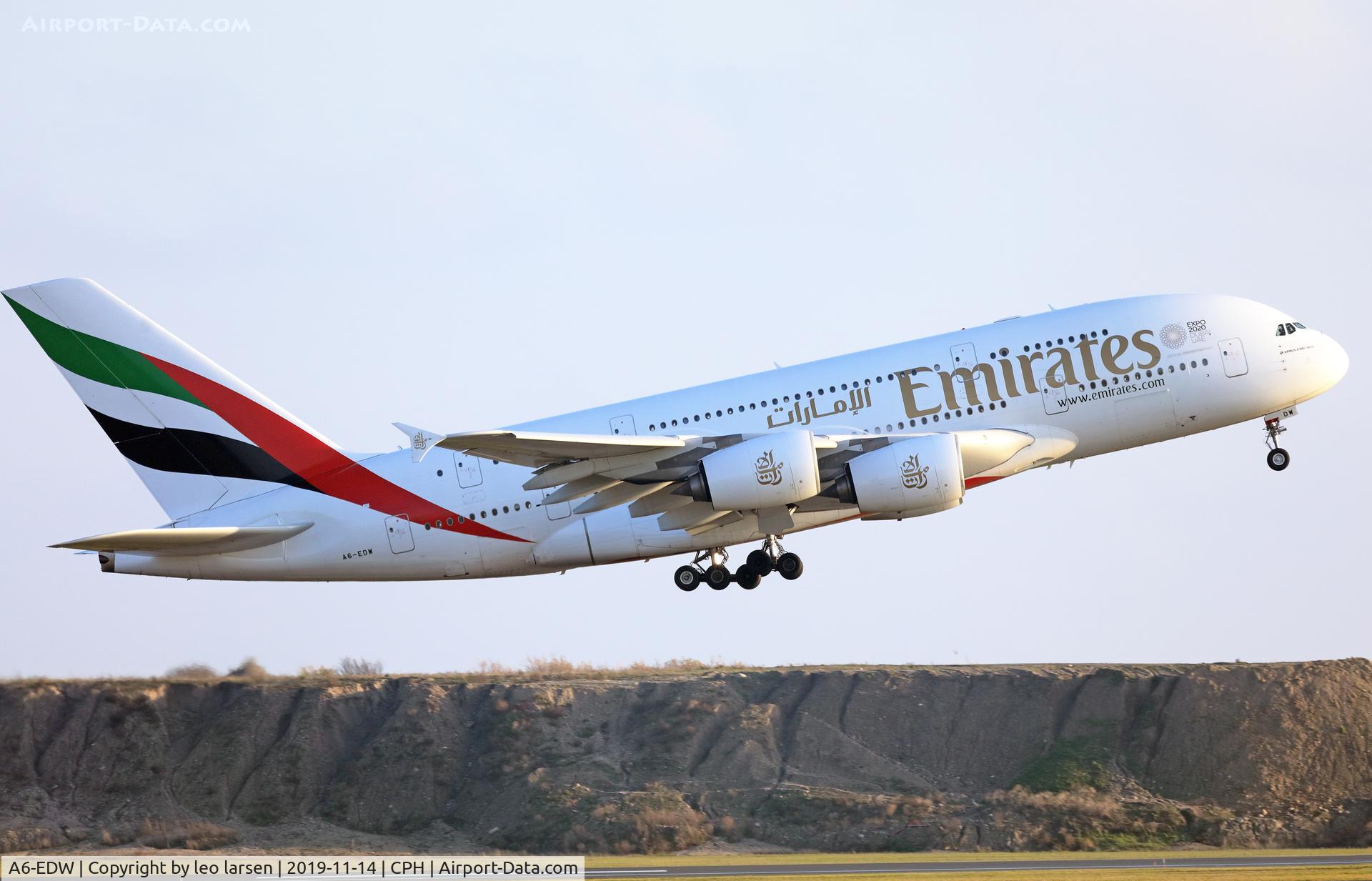 A6-EDW, 2012 Airbus A380-861 C/N 103, Copenhagen 14.11.2019 T/O R-22L