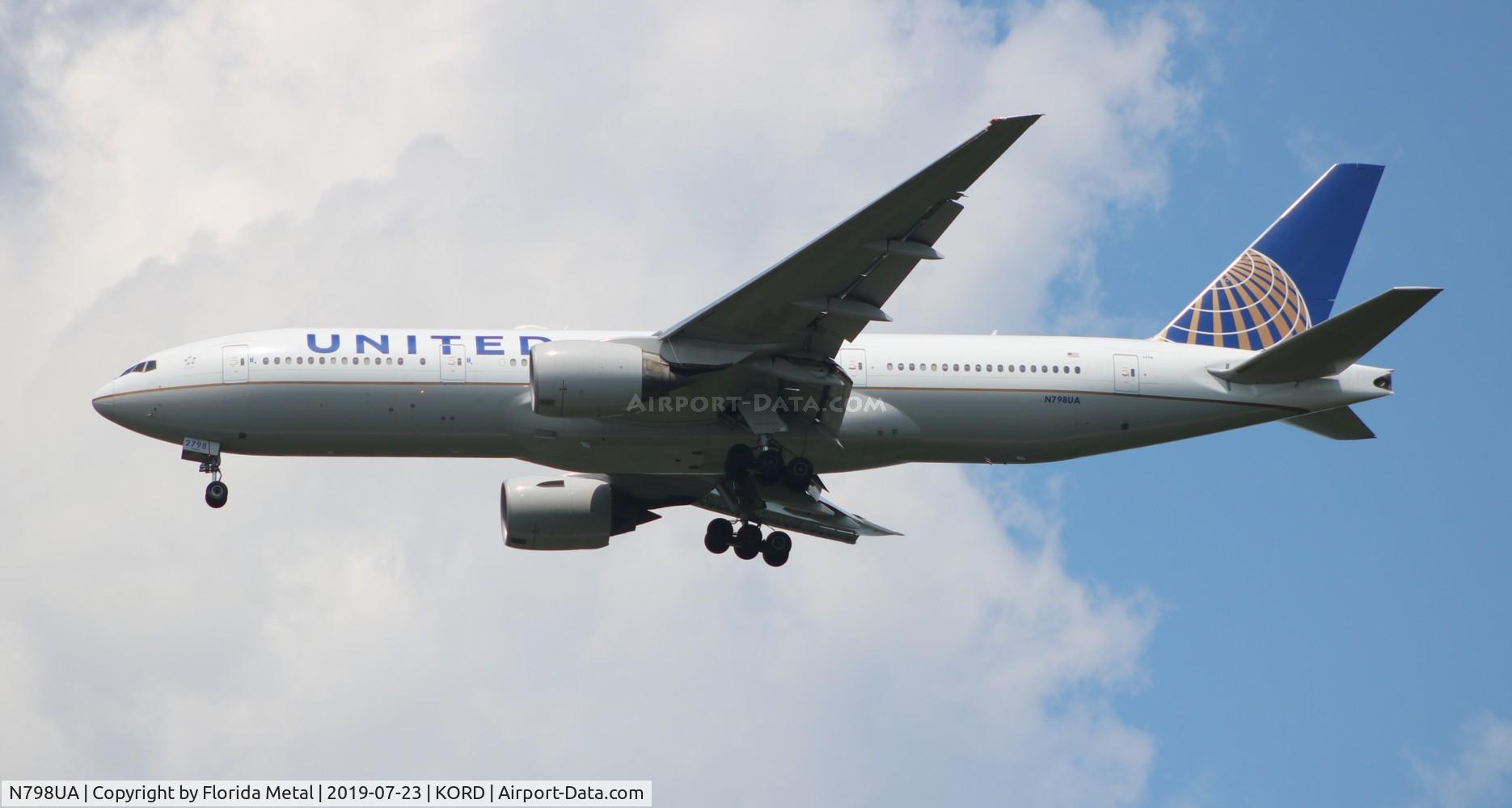 N798UA, 1998 Boeing 777-222ER C/N 26928, United