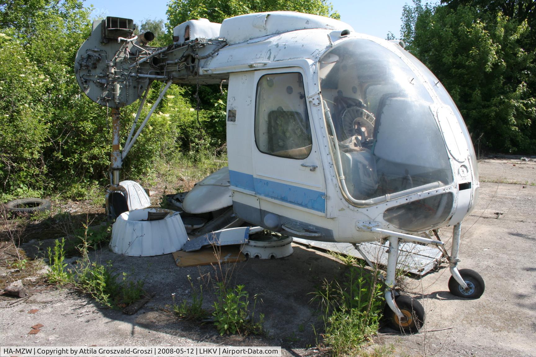 HA-MZW, 1973 Kamov Ka-26 Hoodlum C/N 7304006, LHKV - Kaposujlak Airport, Hungary