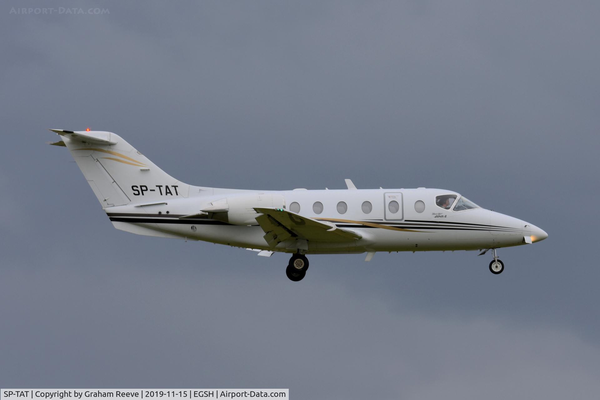 SP-TAT, 2000 Raytheon Beechjet 400A C/N RK-267, Landing at Norwich.