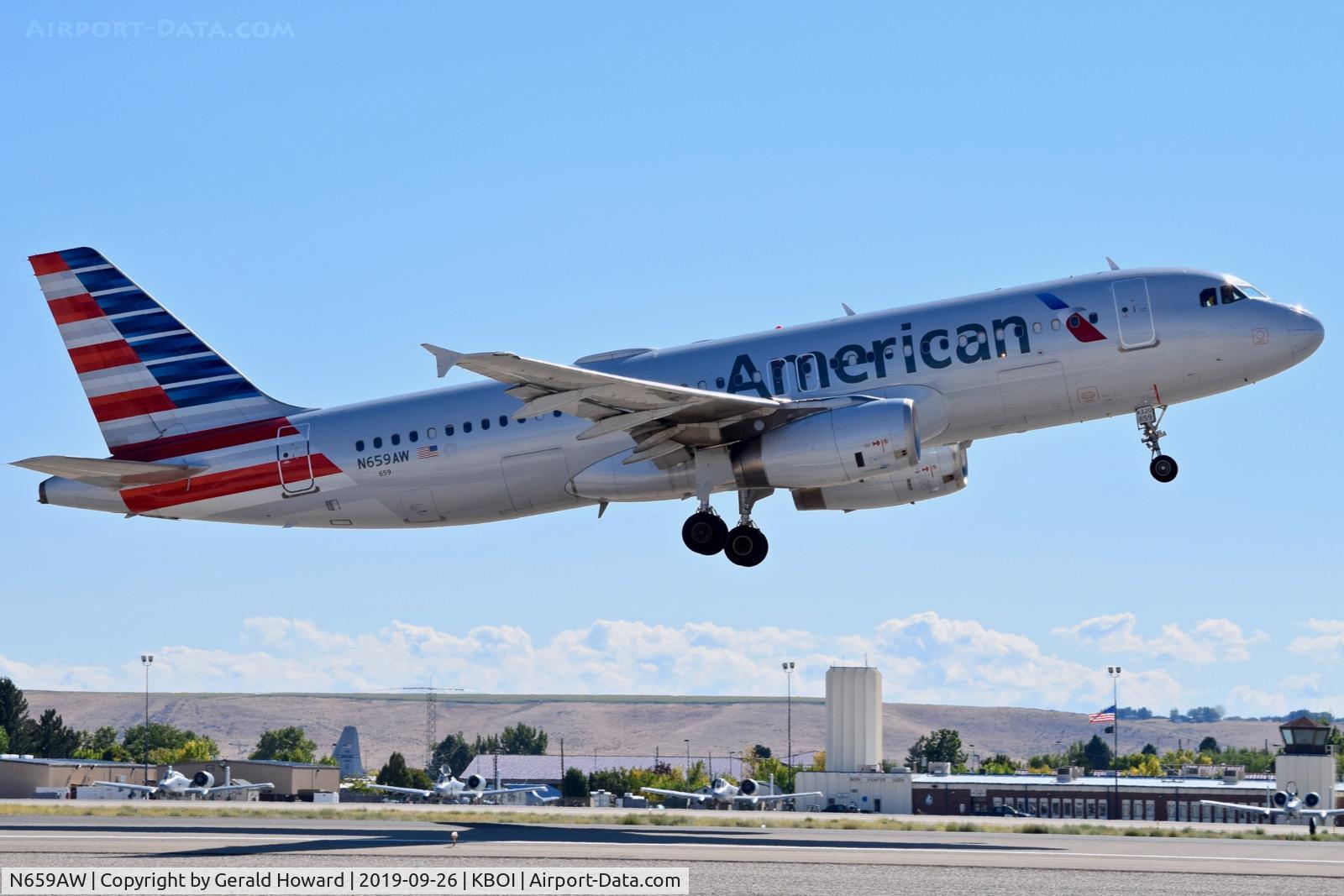 N659AW, 2000 Airbus A320-232 C/N 1166, Take off from 28R.