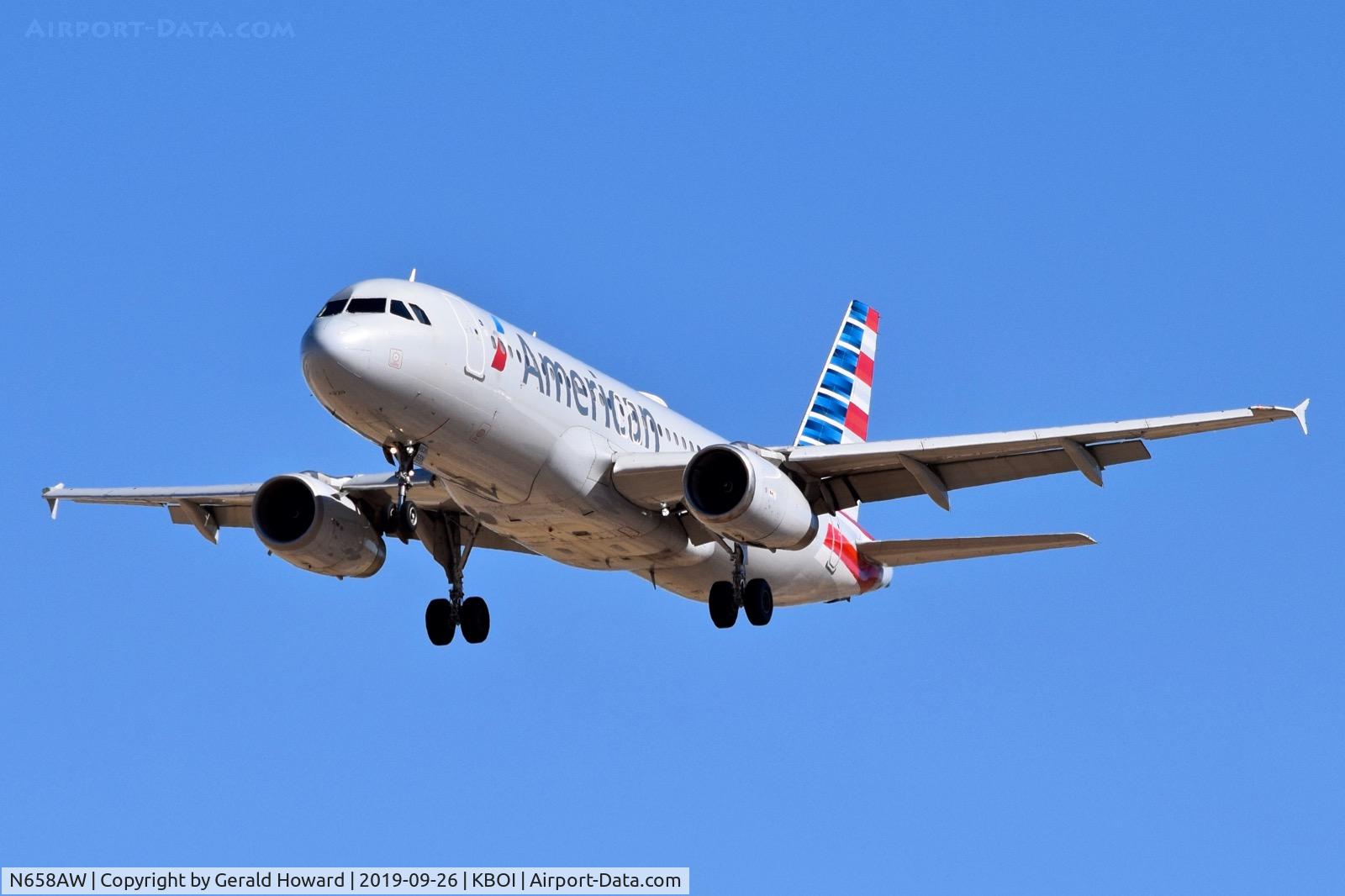 N658AW, 1999 Airbus A320-232 C/N 1110, Landing 28R.