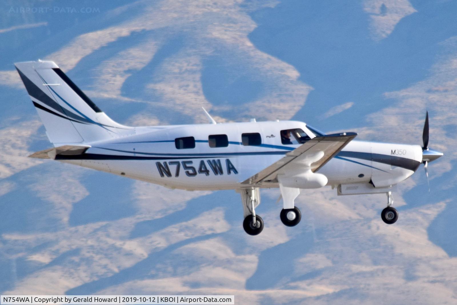 N754WA, 2019 Piper PA-46-350P Malibu Mirage Malibu Mirage C/N 4636754, Landing 10R.