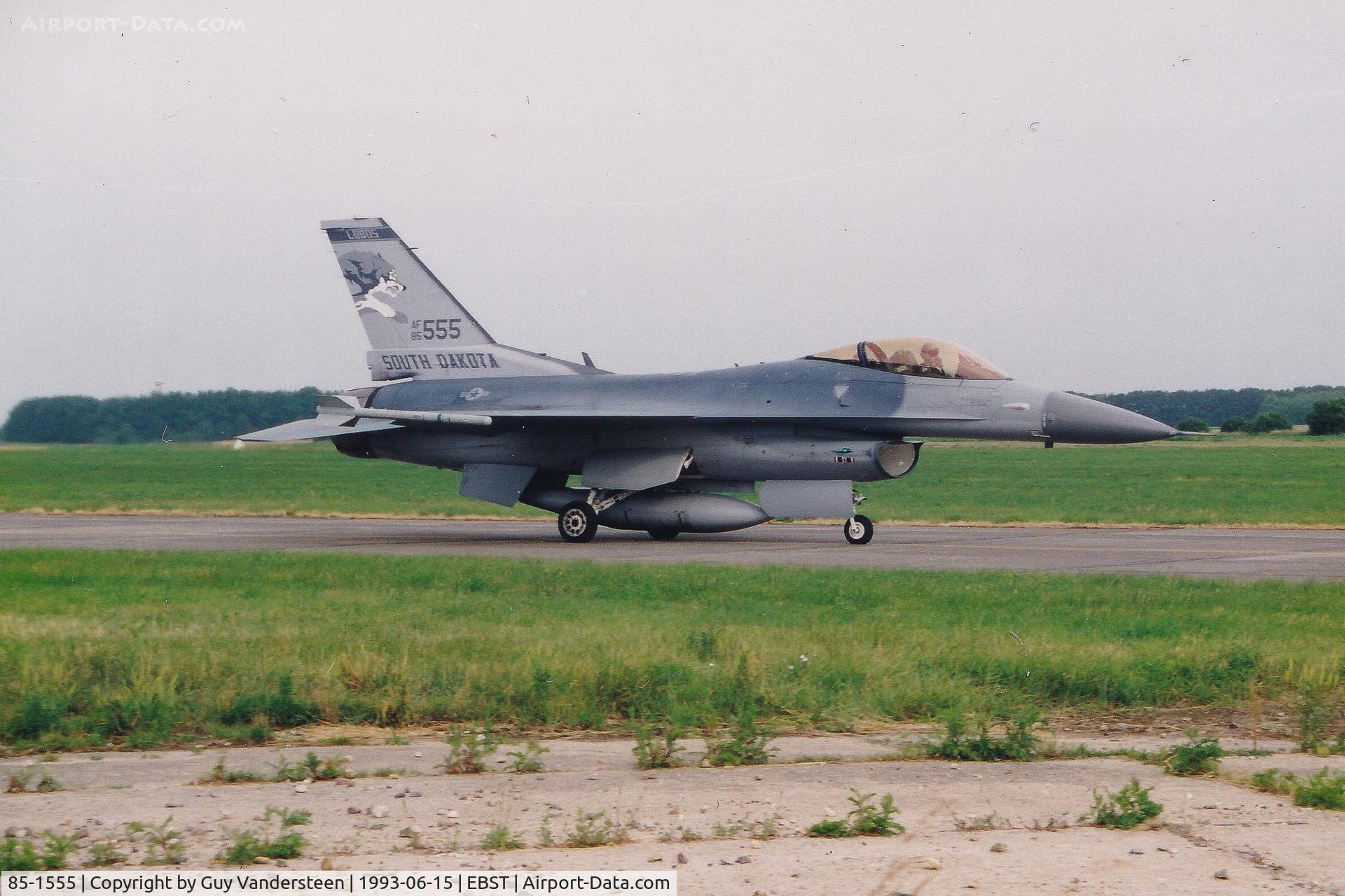 85-1555, 1985 General Dynamics F-16C Fighting Falcon C/N 5C-297, F-16C 85-1555 at EBST during Exercise Coronet Dart 1993