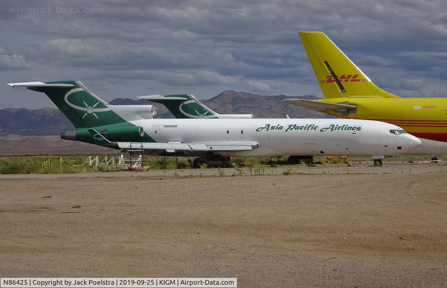 N86425, 1978 Boeing 727-212 C/N 21459, N86425  in Asia Pacific Airlines colors at Kingman airport AZ