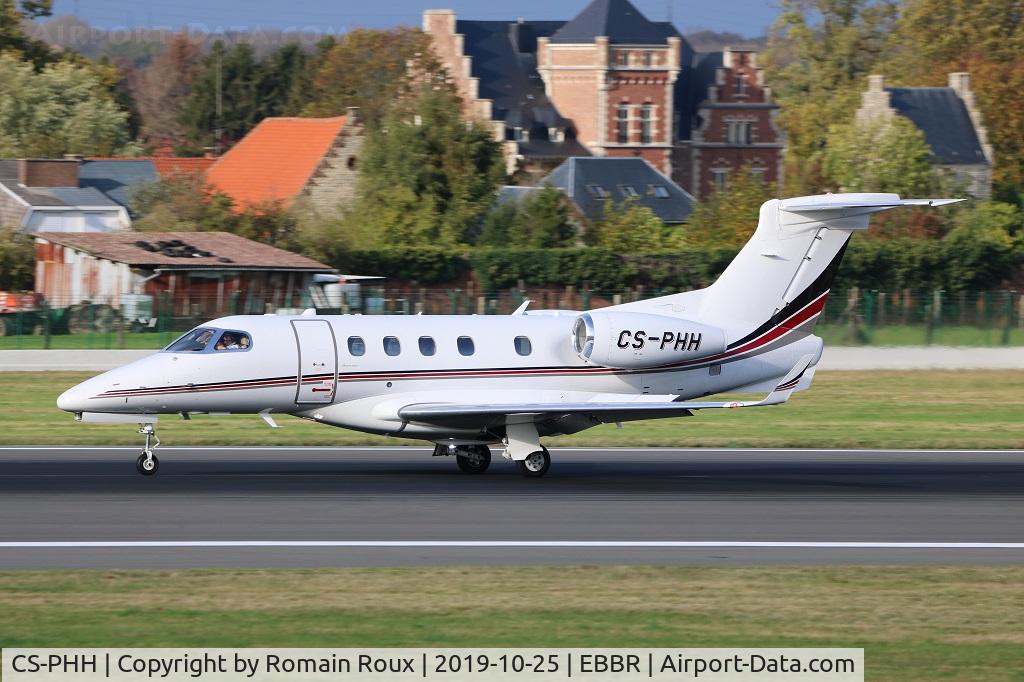 CS-PHH, 2014 Embraer EMB-505 Phenom 300 C/N 50500270, Landing