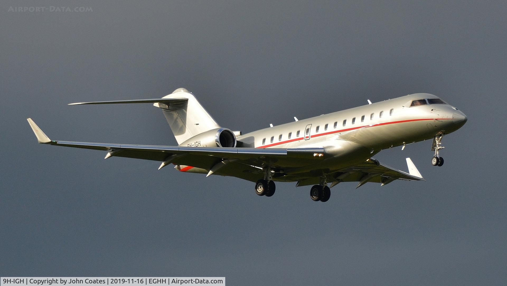 9H-IGH, 2013 Bombardier BD-700-1A10 Global 6000 C/N 9570, On approach during training